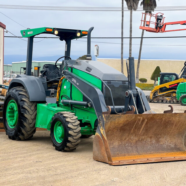 2017 Deere 210L EP 4×4 Skip Loader