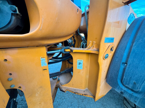 2012 Case 821F Wheel Loader - Image 21