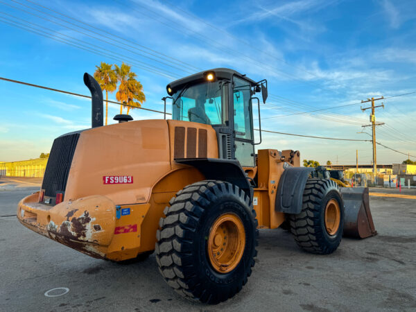 2012 Case 821F Wheel Loader - Image 5