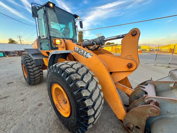 2012 Case 821F Wheel Loader - Image 9