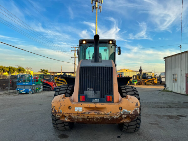 2012 Case 821F Wheel Loader - Image 4