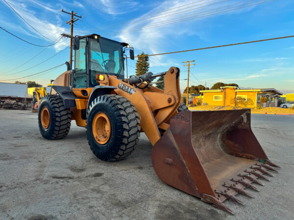 2012 Case 821F Wheel Loader - Image 7