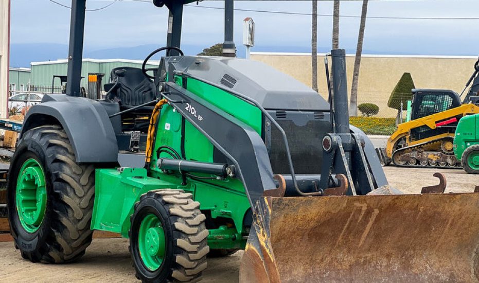 2017 Deere 210L EP 4×4 Skip Loader